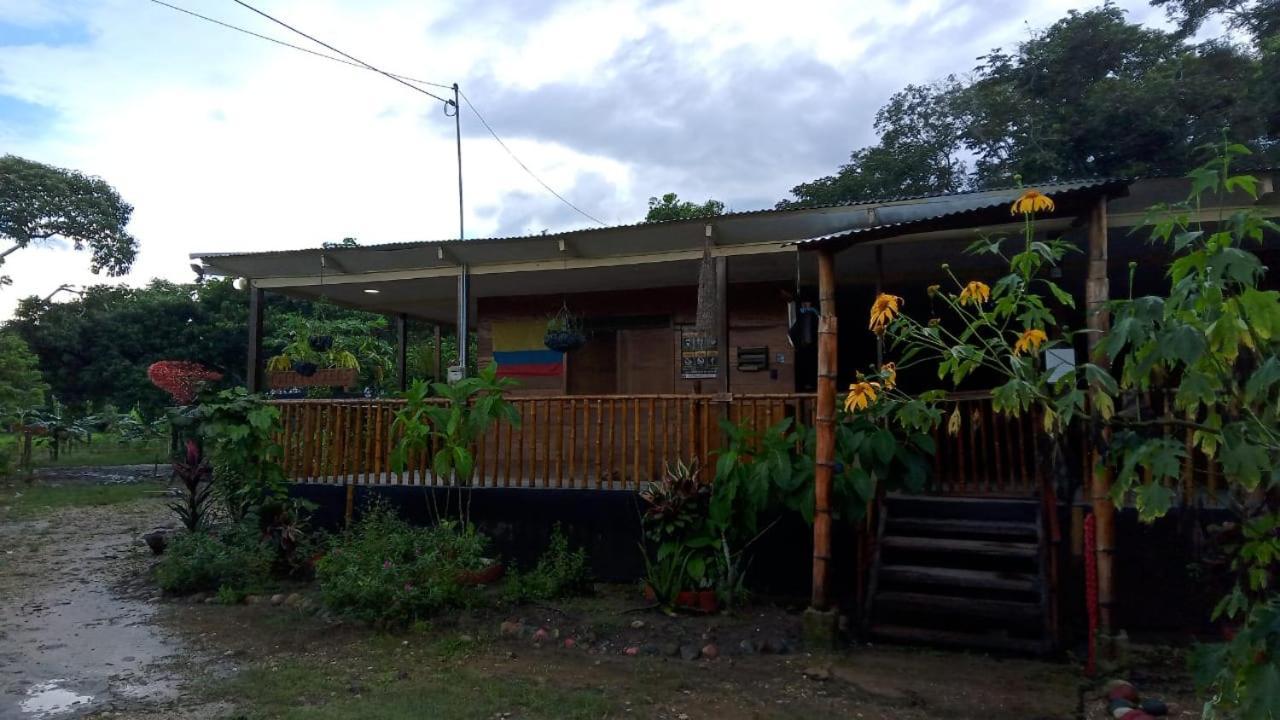 Hostal Cano Nevera La Macarena Екстер'єр фото