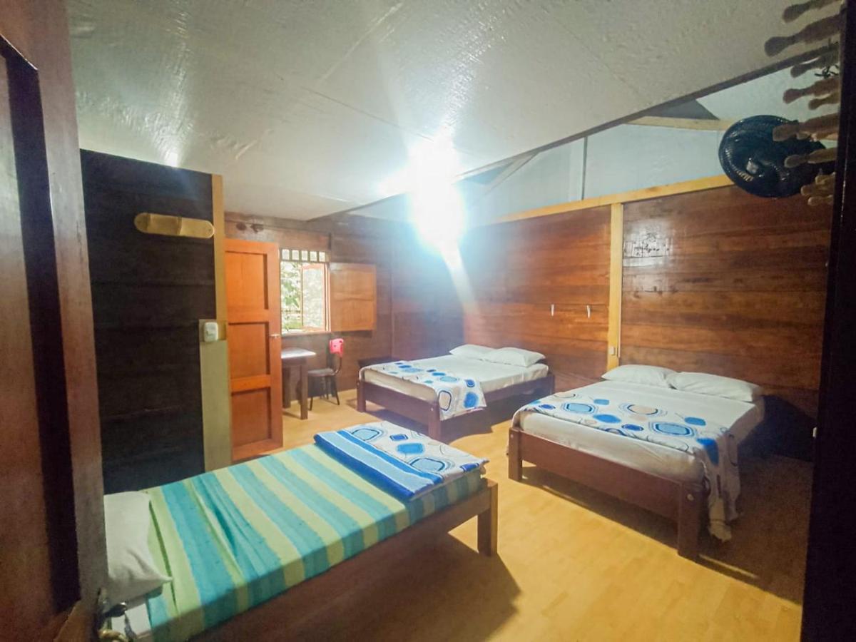 Hostal Cano Nevera La Macarena Екстер'єр фото