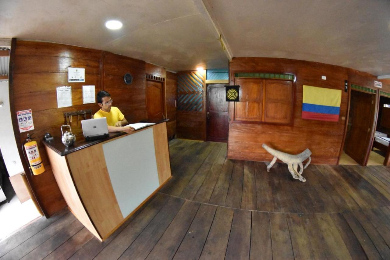 Hostal Cano Nevera La Macarena Екстер'єр фото