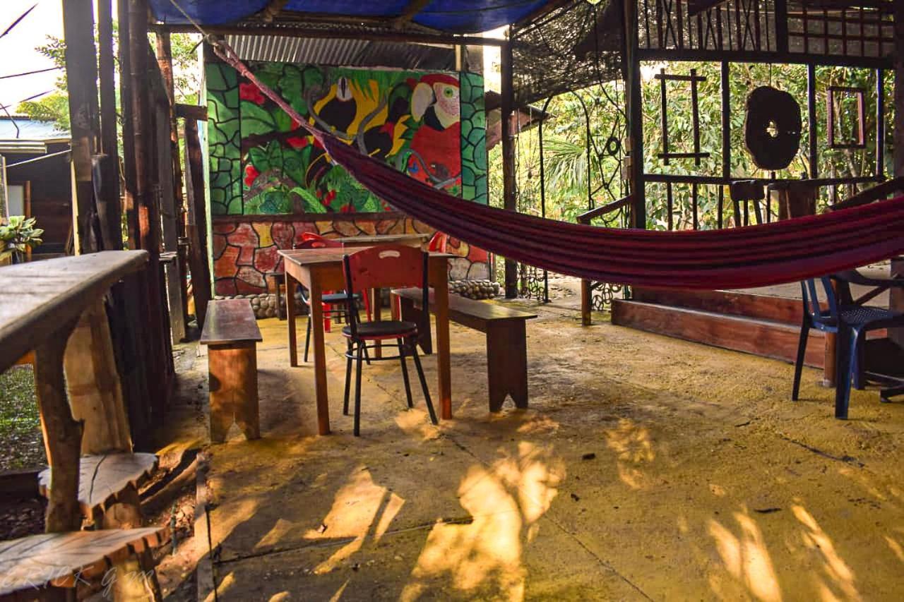 Hostal Cano Nevera La Macarena Екстер'єр фото