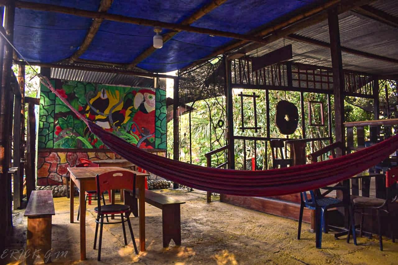 Hostal Cano Nevera La Macarena Екстер'єр фото