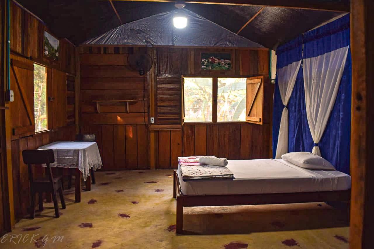 Hostal Cano Nevera La Macarena Екстер'єр фото