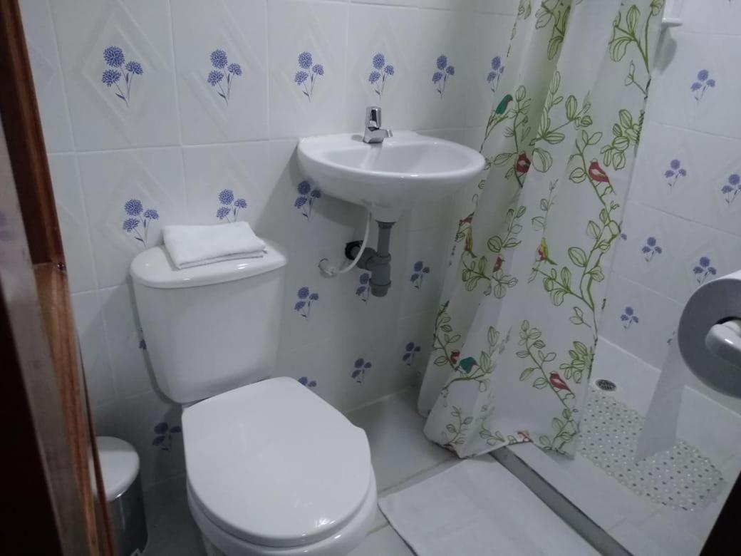 Hostal Cano Nevera La Macarena Номер фото