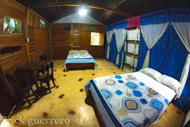 Hostal Cano Nevera La Macarena Екстер'єр фото