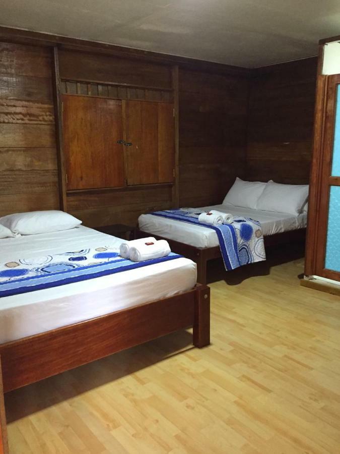 Hostal Cano Nevera La Macarena Екстер'єр фото